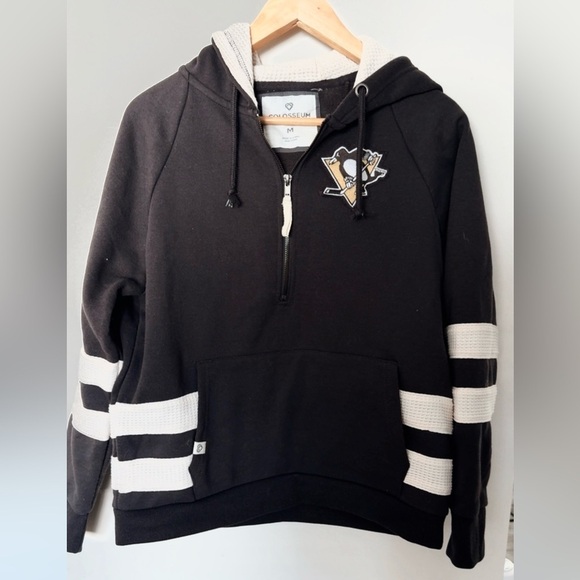 Colosseum Tops - Penguins Quarter Zip Hoodie